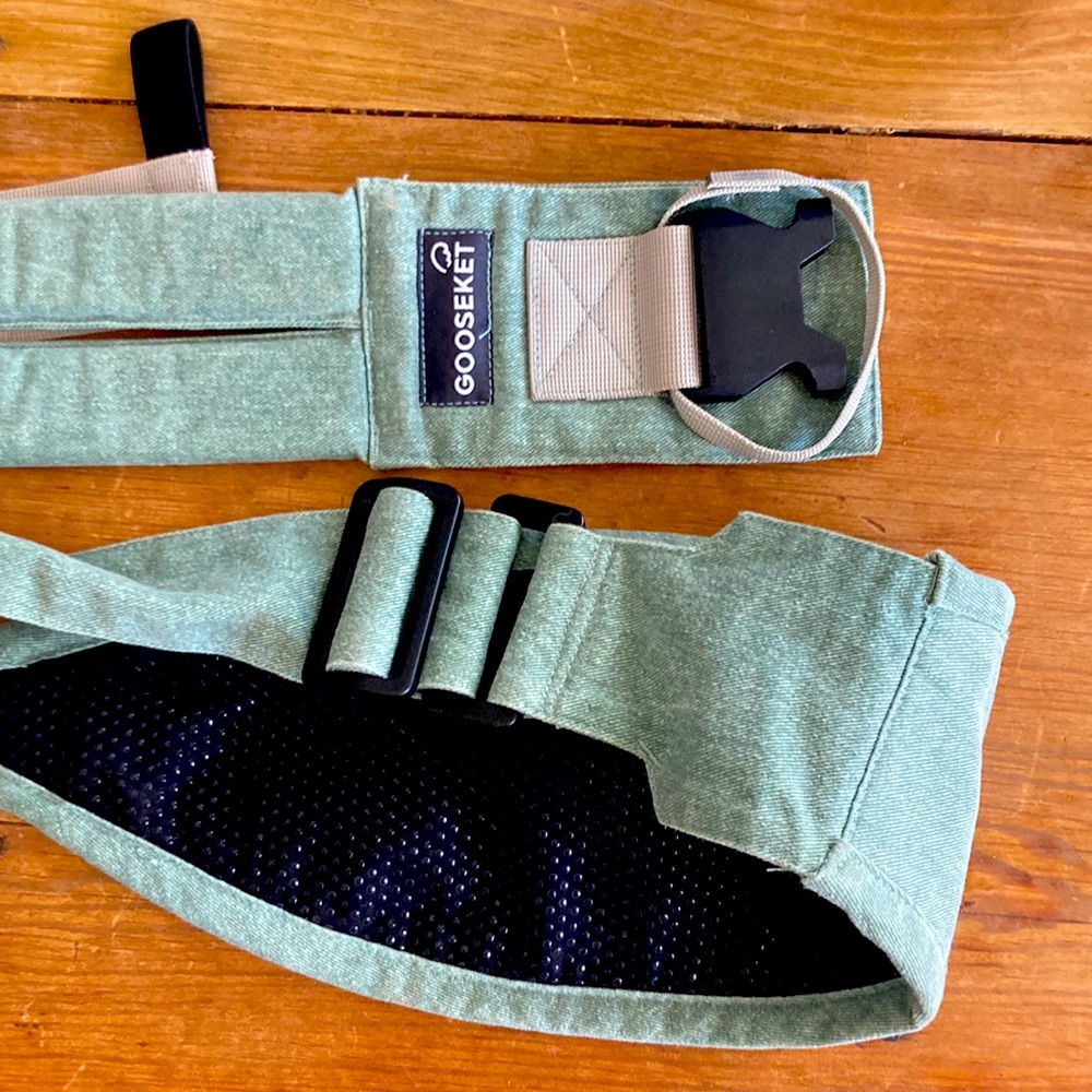 Barely used Gooseket toddler sling
